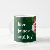 クリスマス家族写真 モリスの緑 Love Peace Joy コーヒーマグカップ (正面左)