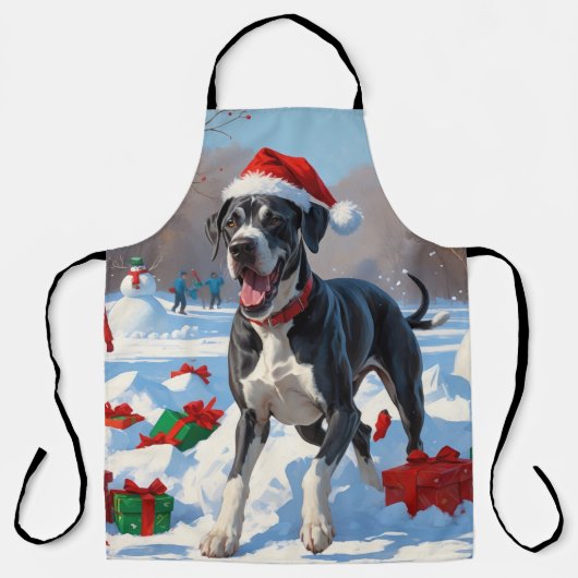 クリスマス帽をかぶったグレートデーンが雪の中を走る エプロン (正面)