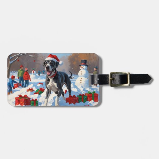 クリスマス帽子をかぶったグレートデーンの雪中奔走 ラゲッジタグ (正面横)