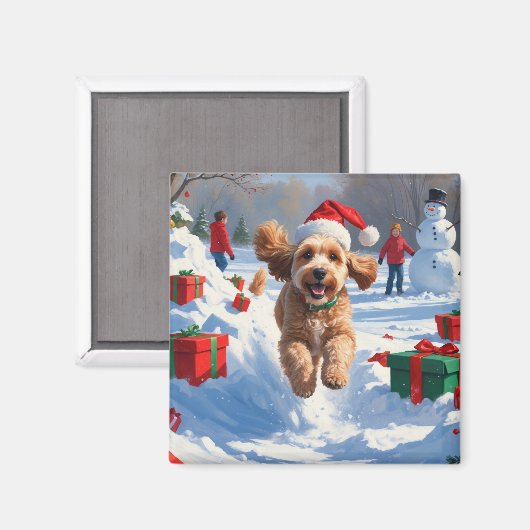 クリスマス帽子をかぶって雪の中を走るコッカプー マグネット (正面/裏面)