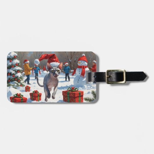 クリスマス帽子をかぶって雪の中を走るスフィンクス猫 ラゲッジタグ (正面横)