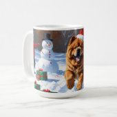 クリスマス帽子をかぶって雪の中を走るチャウチャウ コーヒーマグカップ (正面左)
