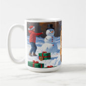 クリスマス帽子をかぶって雪の中を走るチャウチャウ コーヒーマグカップ (左)