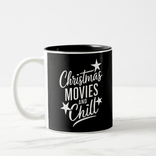 クリスマス映画と冷たい家族のクリスマスギフト ツートーンマグカップ (左)
