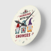 クリスマス格言ファミリーぶら下がったかわいいアウトグノーミー ラウンド壁時計 (傾斜)