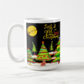 クリスマス気分を味わうコーヒーマグが大好きな女の子 コーヒーマグカップ (左)