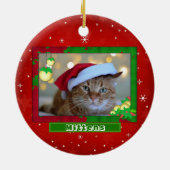 クリスマス猫ペット写真名レッド セラミックオーナメント (裏面)