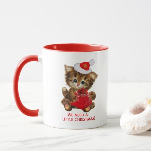 クリスマス用の小さな子猫のコーヒーが必要 マグカップ (ドーナツ)