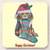クリスマス用の服を着たかわいい黒と茶色の子犬 コースター (正面)