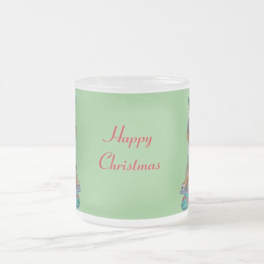 クリスマス用の服を着たかわいい黒と茶色の子犬 フロストグラスマグカップ (中央)