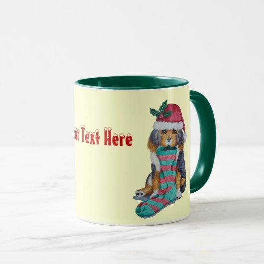 クリスマス用の服を着たかわいい黒と茶色の子犬 マグカップ (正面右)