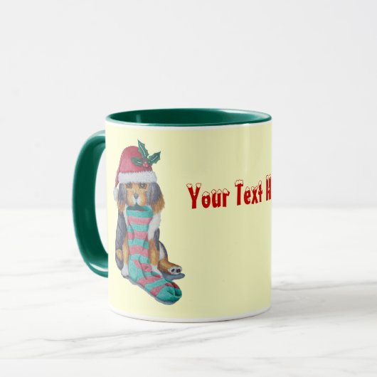 クリスマス用の服を着たかわいい黒と茶色の子犬 マグカップ (正面左)