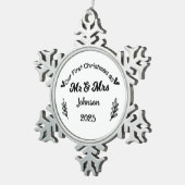 クリスマス私たちの初めてのクリスマスはミスター・アンド・ミセス・オーナメント スノーフレークピューターオーナメント (右)