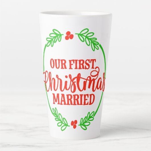 クリスマス私たちの初めてのクリスマス結婚したマグ カフェラテマグ (正面)
