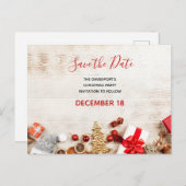 クリスマス素朴の木のボード日付を保存 インビテーションポストカード (正面/裏面)