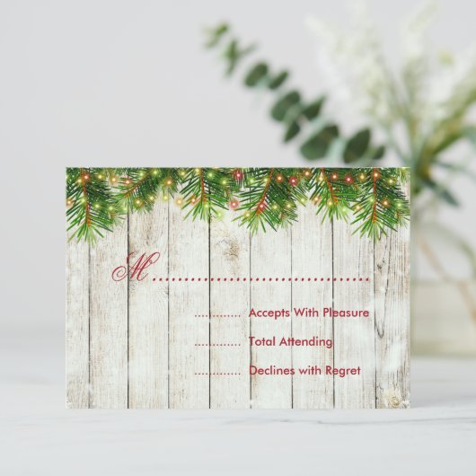 クリスマス結婚式のRSVPツリー、ライト、およびレッドリボン 出欠カード (スタンド正面)