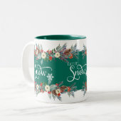 クリスマス縁どの花 – それを雪タイポグラフィ2 ツートーンマグカップ (正面左)