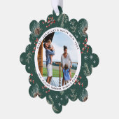 クリスマス花模様 |赤と緑の植物写真 オーナメントカード (左)