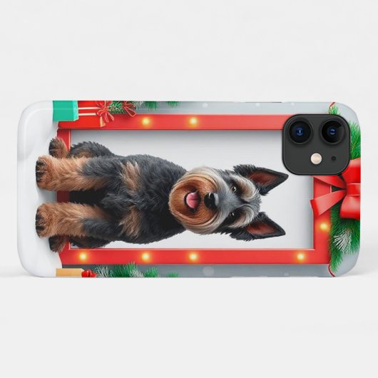 クリスマス装飾の間でポーズをとる犬 Case-Mate iPhoneケース (裏面(横))