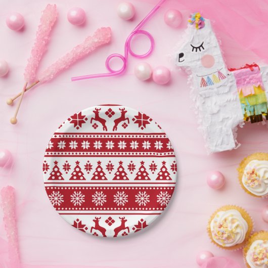 クリスマス赤と白の鹿と木の柄 ペーパープレート (パーティー)