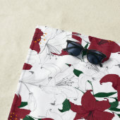 クリスマス赤と白ユリ ビーチタオル (インサイチュ)