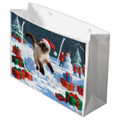 クリスマス走ハットで雪の中のシャム猫の帽子 ラージペーパーバッグ (正面アングル)
