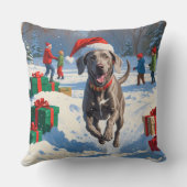 クリスマス走ハットで雪の中のワイマラナーの帽子 クッション (裏面)