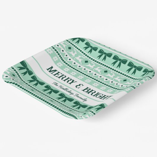 クリスマス醜いセーター家族名造幣局グリーン ペーパープレート (傾斜あり)
