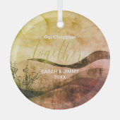 クリスマス金ゴールドマウンテンアドベンチャーアウトドアカップル ガラスオーナメント (正面)