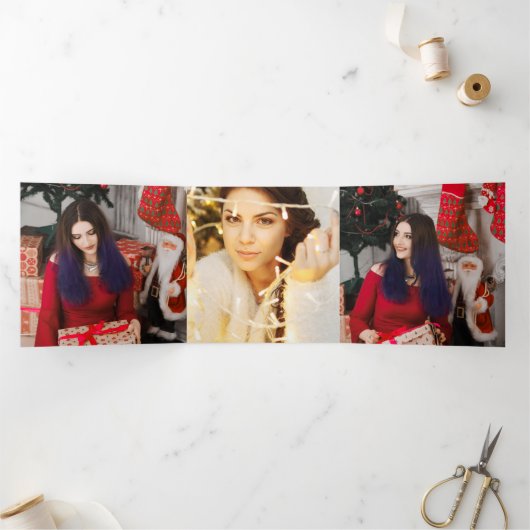 クリスマス金ゴールドリース写真パーソナライズされたクリスマス 三つ折りクリスマスカード (内部)