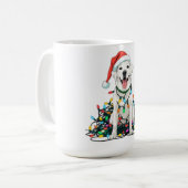 クリスマス電球に絡まった幸せな犬 Tシャツ コーヒーマグカップ (正面左)