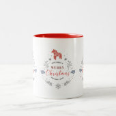 クリスマス飾りタイポグラフィの葉と動物 ツートーンマグカップ (中央)