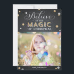 クリスマス魔法ホリデーフォトカード – Chalkboard シーズンカード<br><div class="desc">ベリ祝ーモダン・ベリスタイリッシュー・スウィートからのシーズンとホリデーカード。休暇コレクションの詳細については、WWW.BERRYBERRYSWEET.COMをスタイリッシュ参照してください。</div>