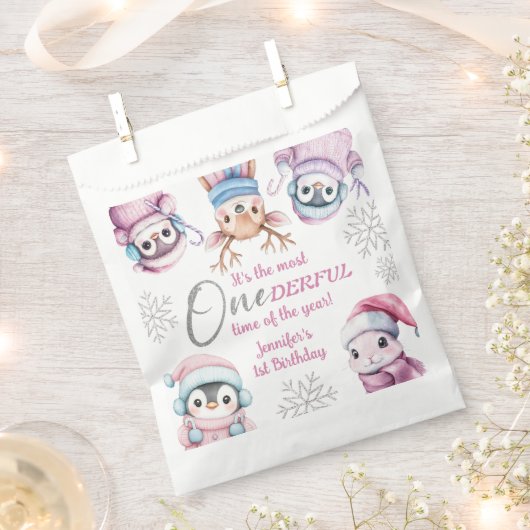 クリスマス1回目の誕生日かわいいピンクの冬の動物 フェイバーバッグ (クリップ留めされた状態)