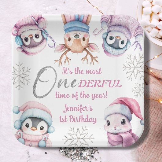 クリスマス1回目の誕生日かわいいピンクの冬の動物 ペーパープレート