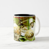 クリスマス・グリーティング・ママ ツートーンマグカップ (正面右)