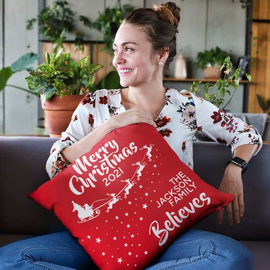 クリスマス サンタのそりのトナカイを信じる クッション
