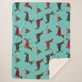 クリスマス・ダックスフント着セーター&サンタハット シェルパブランケット (正面)