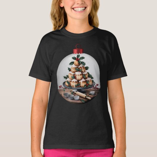クリスマス・ボール型シュークリームのパン職人Tシャツ Tシャツ (正面)