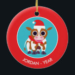 クリスマス・レバ・ザ・カウズ セラミックオーナメント<br><div class="desc">牛のレバは勇敢で、頑固なタウロスでさえ、彼女の子牛のデケを愛している。彼女のお気に入りの色は赤で、彼女の食べ物はお気に入りの良い甘い干し草であり、彼女は友人や家族と一緒にいるのが好きのすべてのほとんど。Rebaは国を好み、時にはPeekaboo Barnのロゴは白いロープで綴られている。</div>