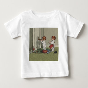 クリスマス 起きて! かわいい子供のイラスト ベビーTシャツ