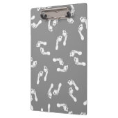 クリップボード上のミニマルベビー足 クリップボード (左)