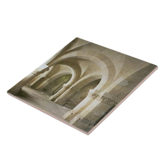 クリプト、c.1144 (写真) タイル (側面)