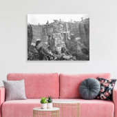 クリミア戦争中の2つの砲台， c.1855 キャンバスプリント (インサイチュ (リビング))