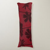 クリムゾンの背景の花の頭のシルエット ボディピロー (正面縦)