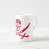 クリムゾンスカル&ソウズカリコジャックの海賊旗 ボーンチャイナマグカップ (正面右)