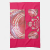 クリムゾンスピン – 美しい赤いクリケットボールアルティ キッチンタオル (縦)