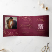 クリムゾンレッドと金ゴールド植物優雅な結婚式 三つ折り招待状 (内部)