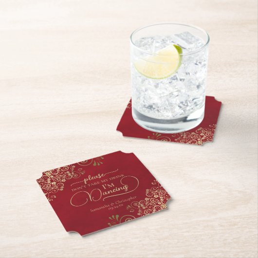 クリムゾンレッド&金ゴールドが私の飲み物を取結婚らない ペーパーコースター (インサイチュ)