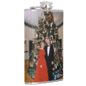 クリントン米大統領とヒラリー米大統領のクリスマス フラスク (右)